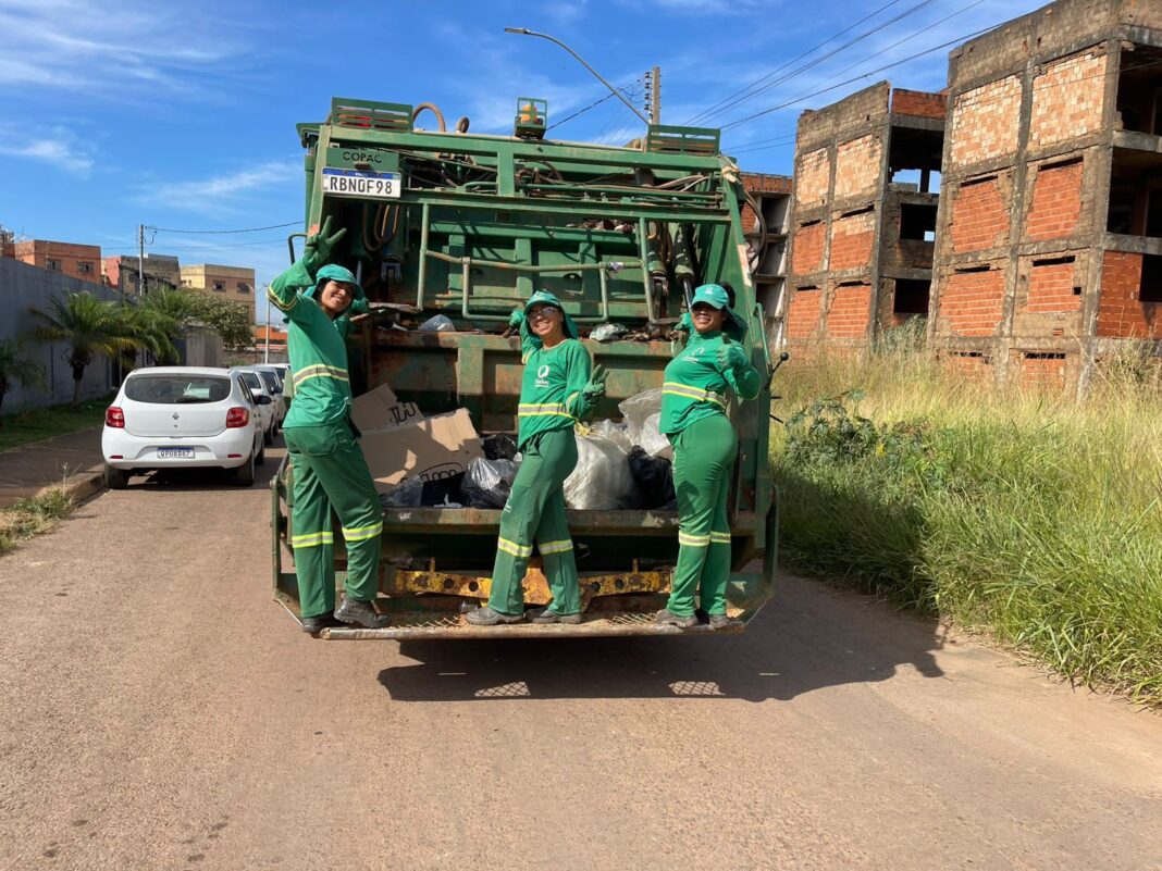 Mulher na limpeza de Valparaíso
