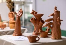Primeira turma de ceramistas de Novo Gama realiza exposição no Pátio da Prefeitura
