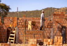 Novo Gama: obras avançam na construção de quadra com vestiários no Residencial Alvorada