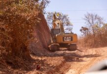 Obras de pavimentação na Estrada do Alagado avançam em Novo Gama