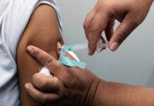 Vacinas contra sarampo, covid-19 e outras doenças estão disponíveis neste sábado (15)