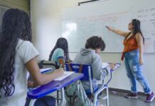 Escolas privadas que não são locais de votação terão aulas normais no DF