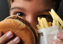 OMS publica primeiro guia para combater obesidade entre crianças e adolescentes
